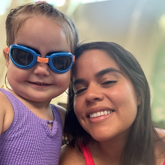 Meet your Posher, Monee - Picture 6 of 7